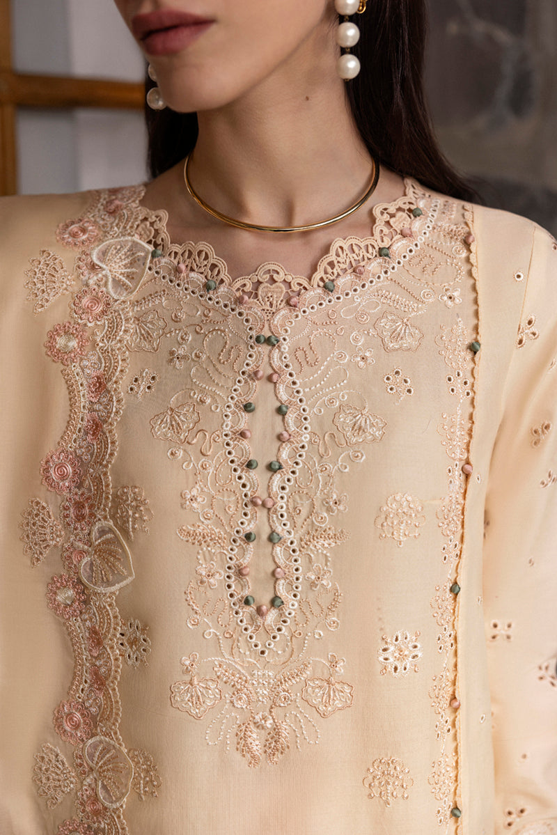 Qalamkar Qlinekari Lawn 25