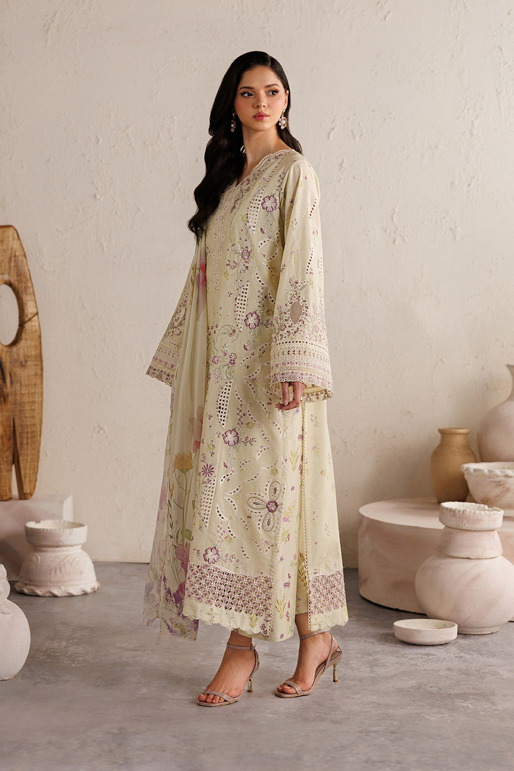 Iznik Festive Lawn 26