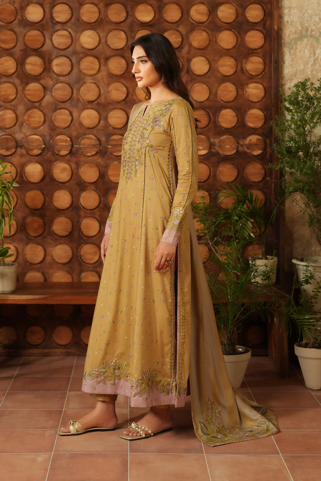 Pre Fall '25 By Iznik