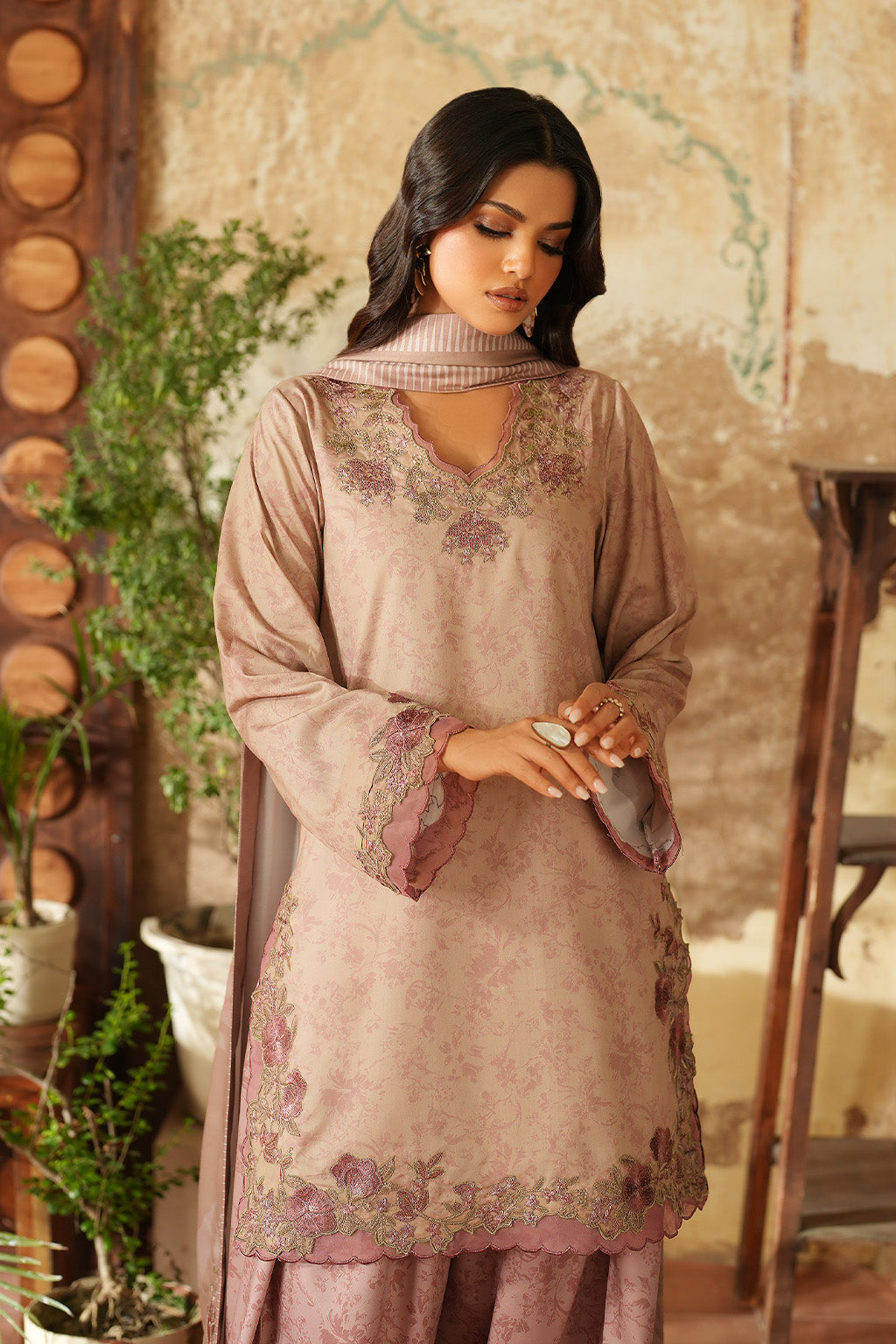 Pre Fall '25 By Iznik