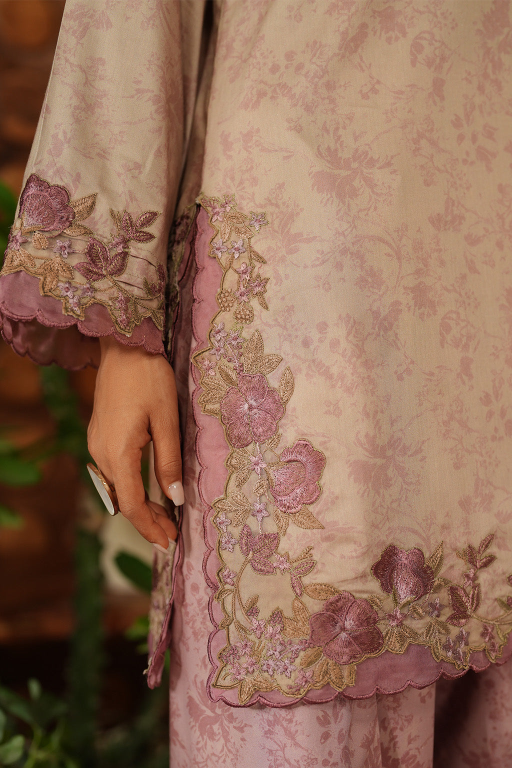 Pre Fall '25 By Iznik