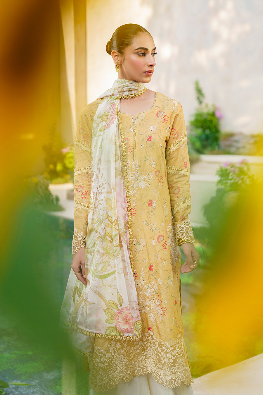 Iznik Festive Luxury Lawn Collection 24 (09)