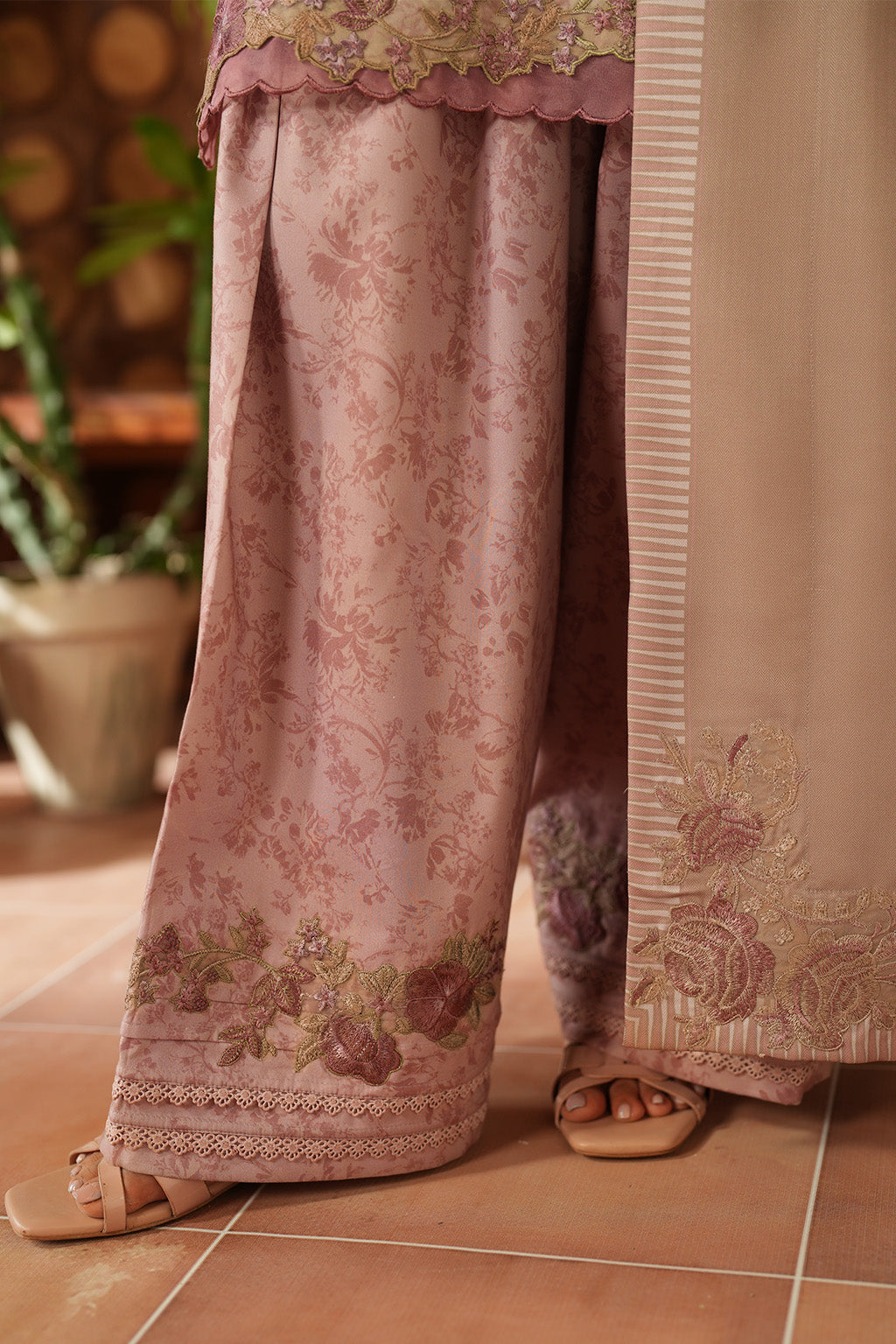 Pre Fall '25 By Iznik