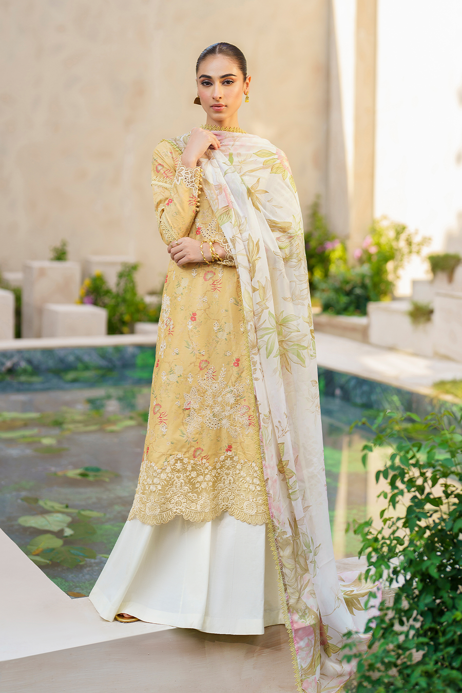 Iznik Festive Luxury Lawn Collection 24 (09)