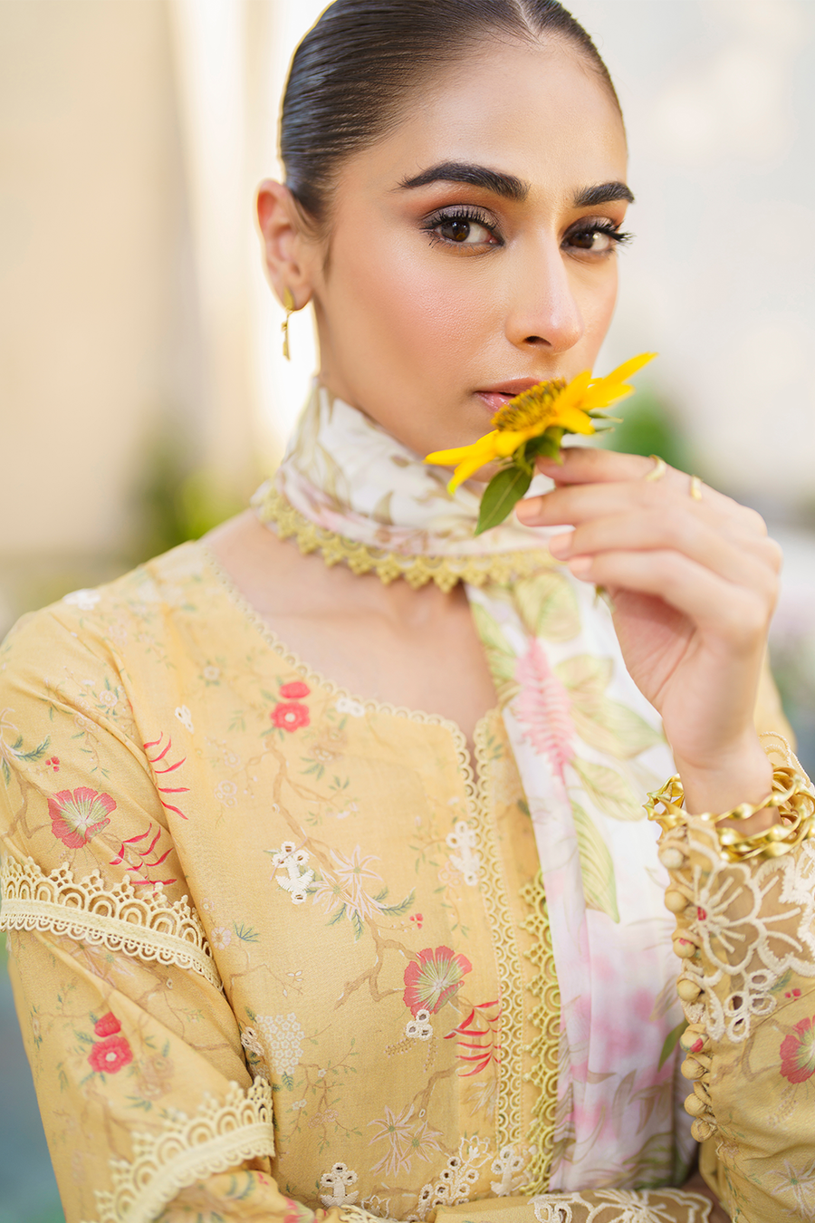 Iznik Festive Luxury Lawn Collection 24 (09)