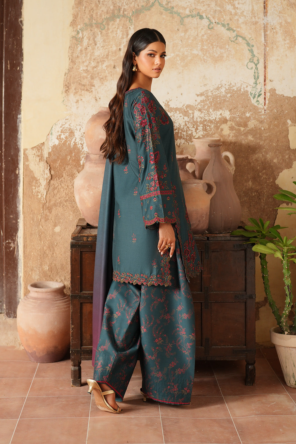 Pre Fall '25 By Iznik