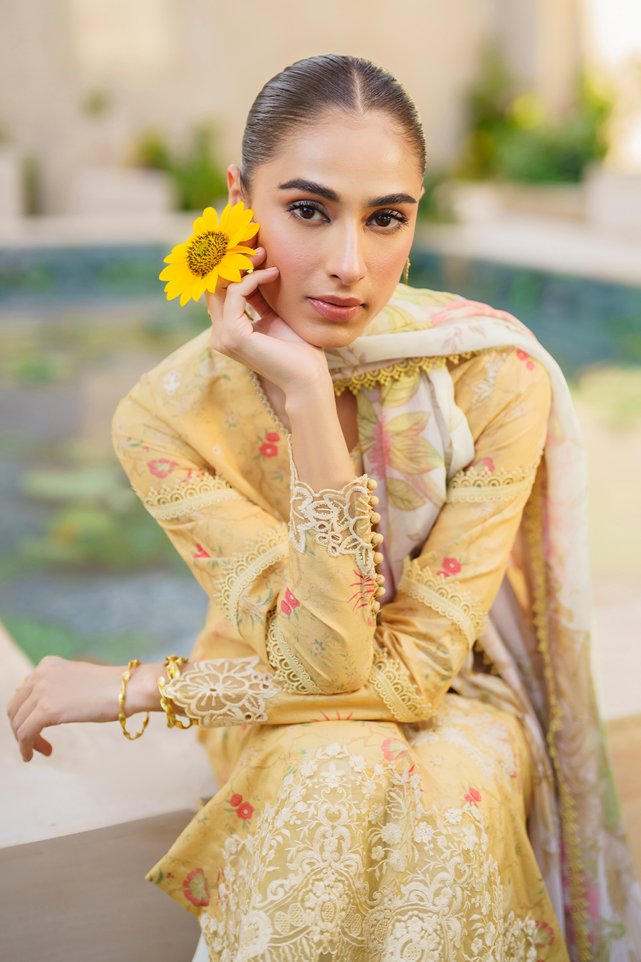 Iznik Festive Luxury Lawn Collection 24 (09)