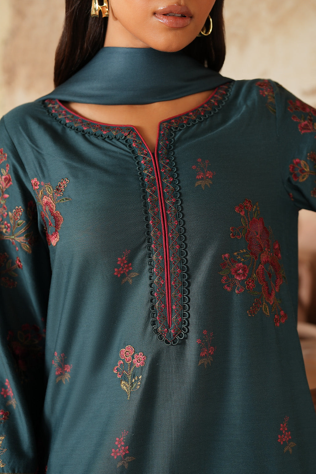 Pre Fall '25 By Iznik