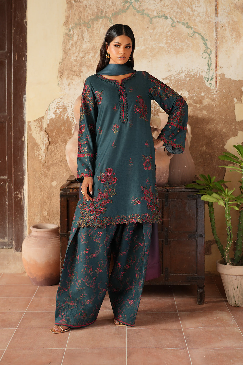 Pre Fall '25 By Iznik