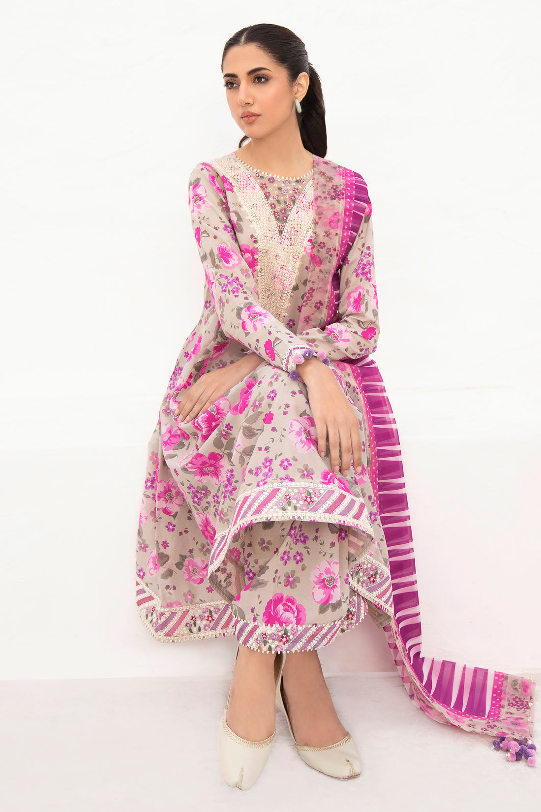 Jazmin Delia Luxury Embroidered Lawn Collection 24