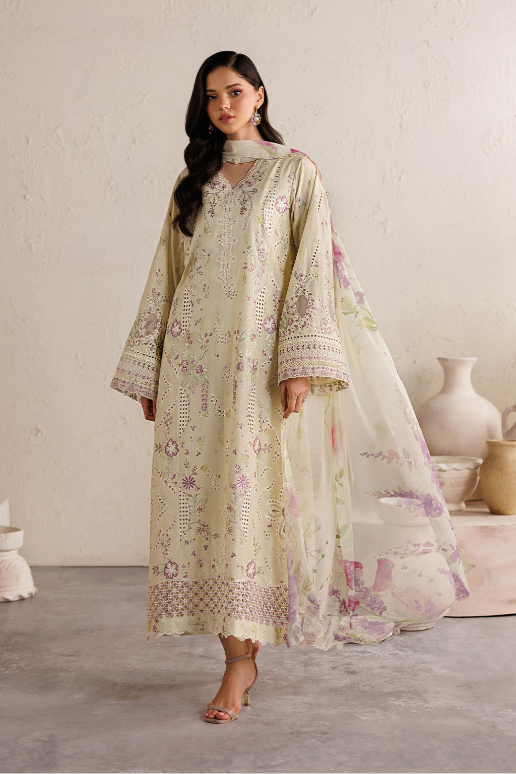 Iznik Festive Lawn 26