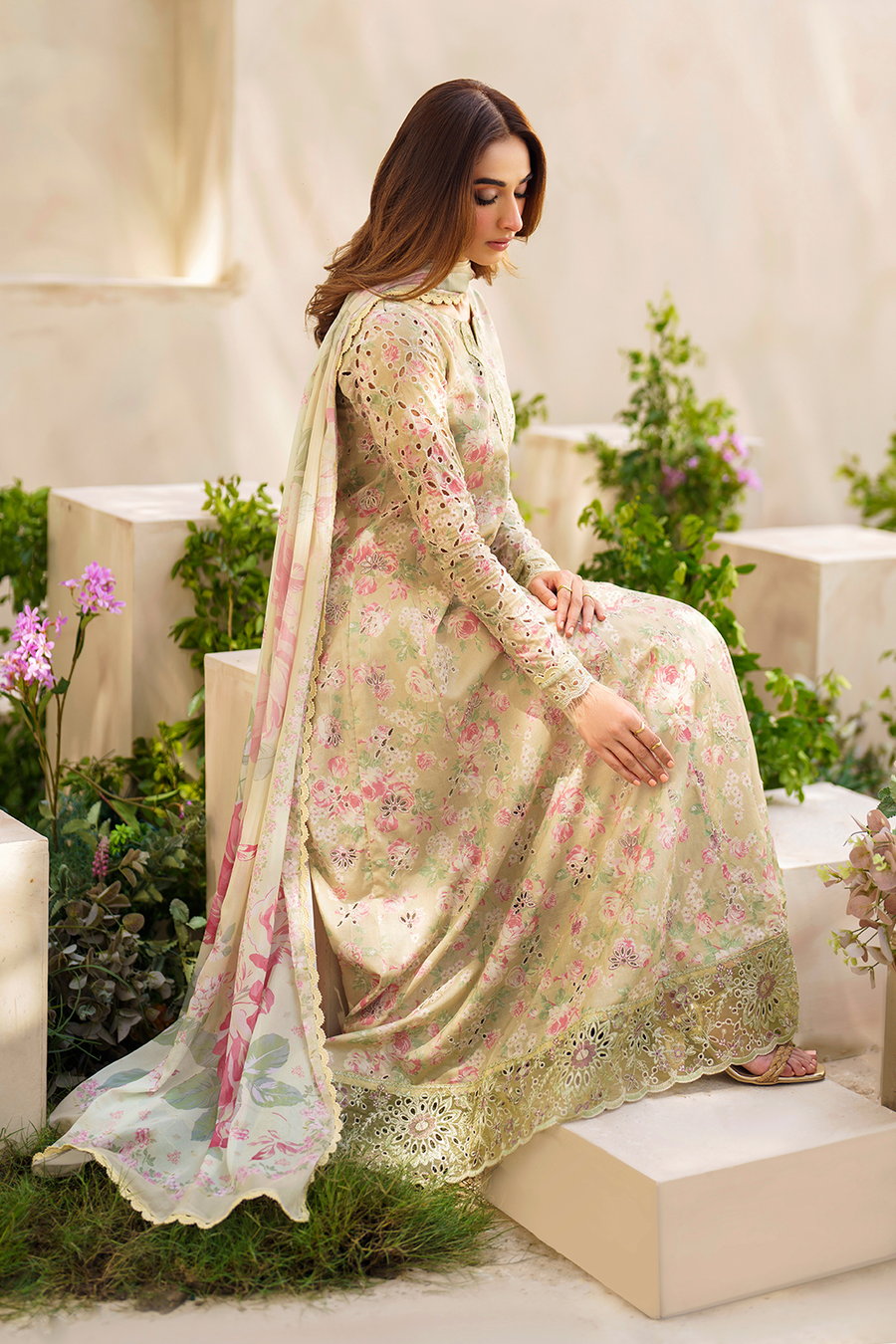 Iznik Festive Luxury Lawn Collection 24 (05)