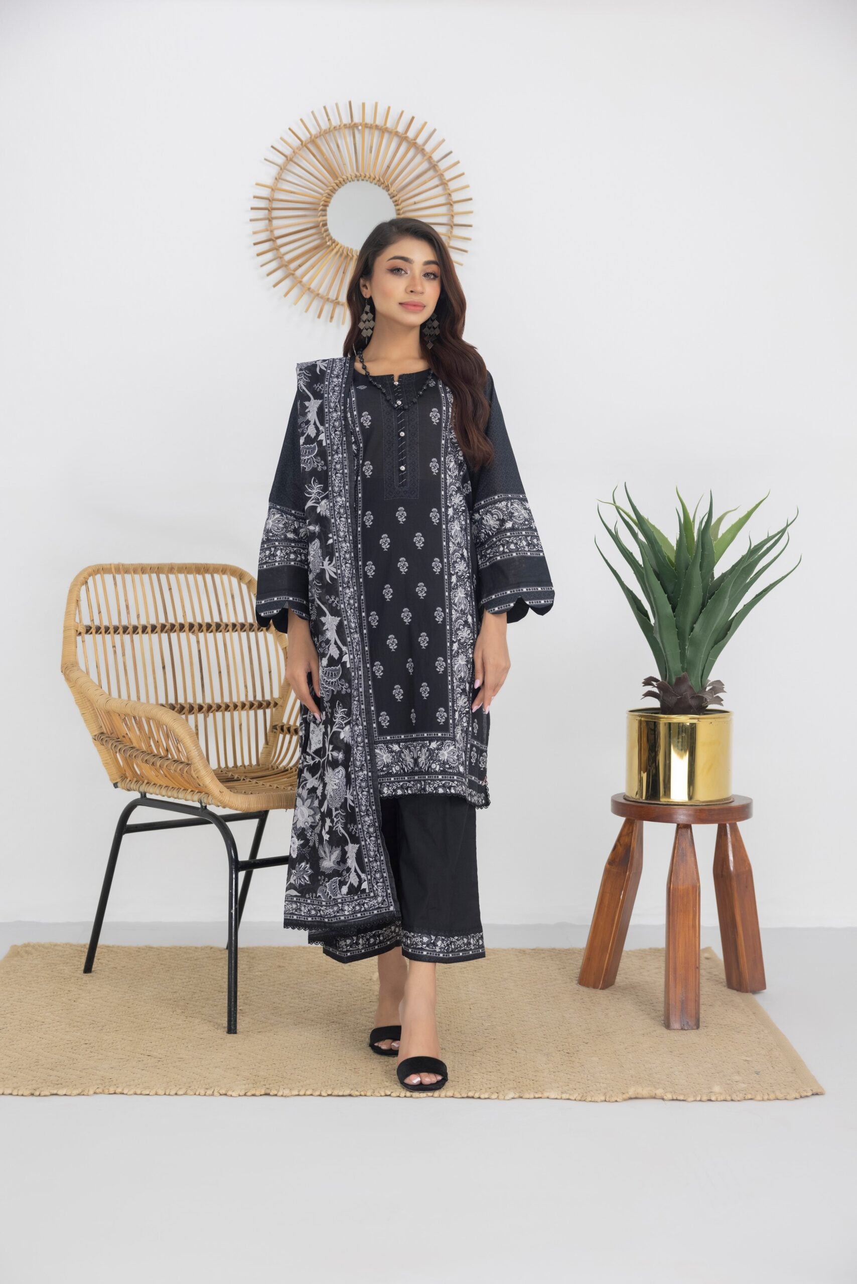 Salina By Regalia Black & White Chapter 3 Lawn Collection 24