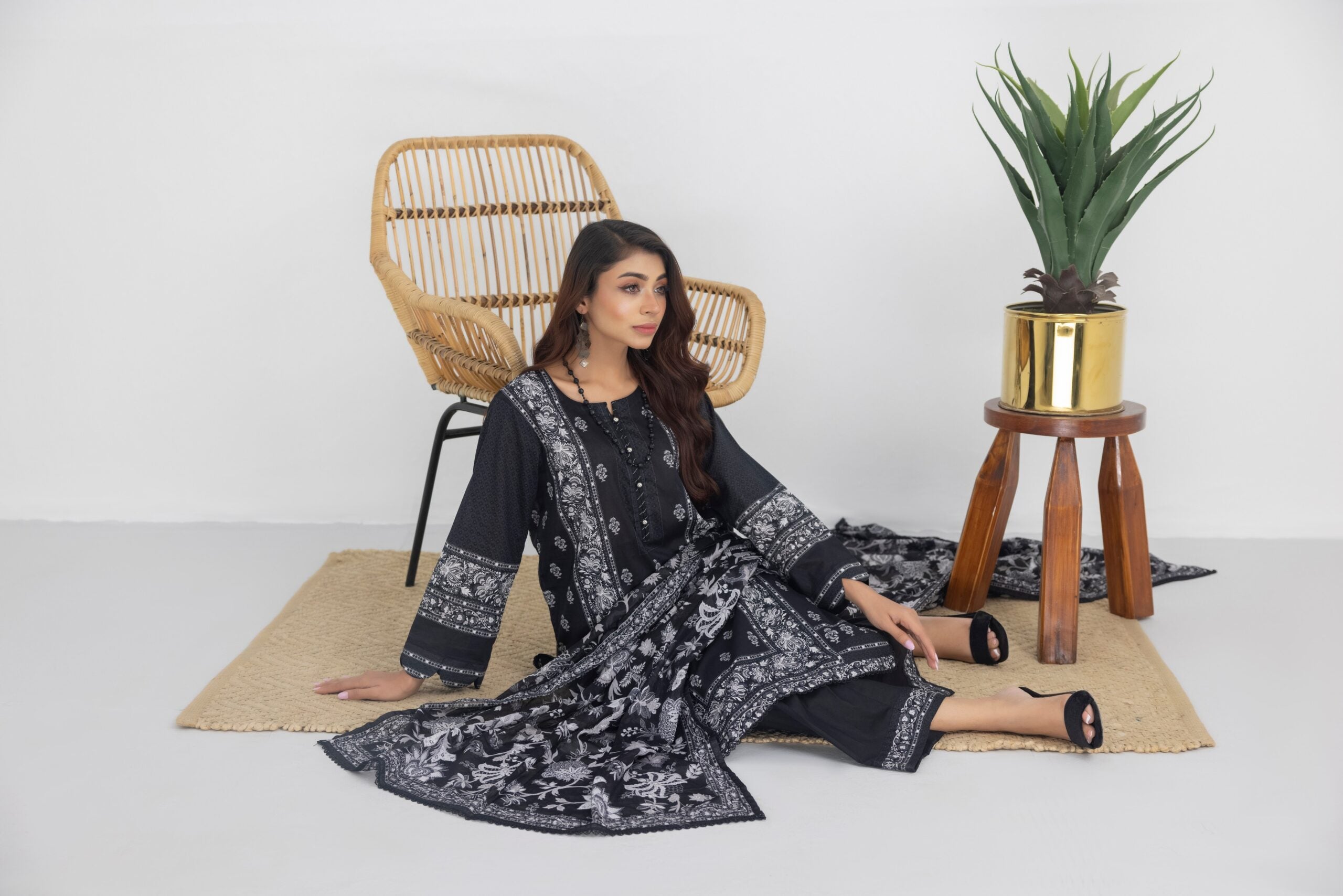 Salina By Regalia Black & White Chapter 3 Lawn Collection 24