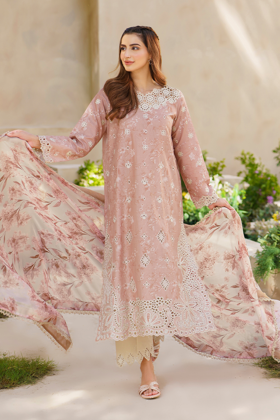 Iznik Festive Luxury Lawn Collection 24 (11)