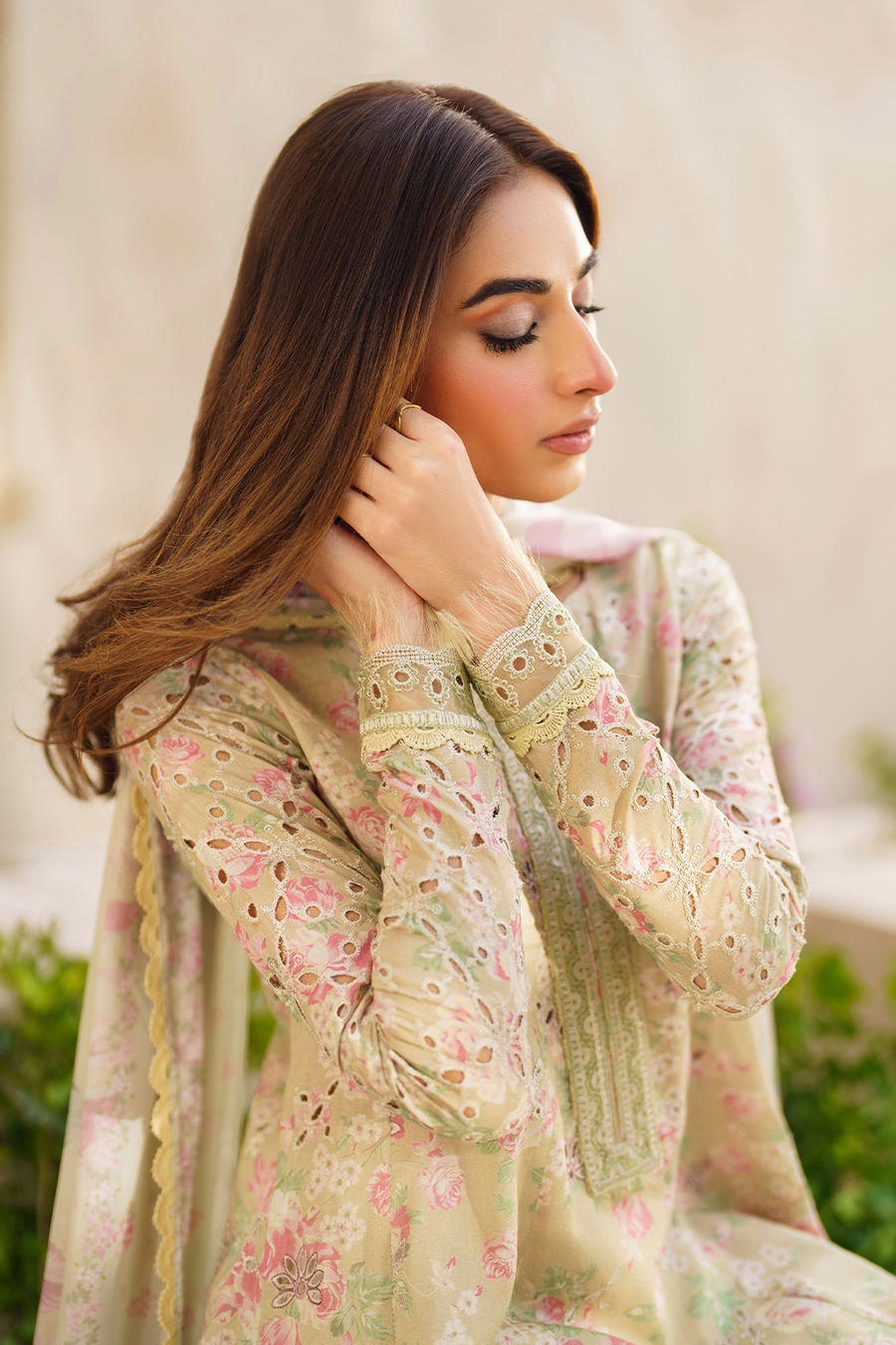 Iznik Festive Luxury Lawn Collection 24 (05)