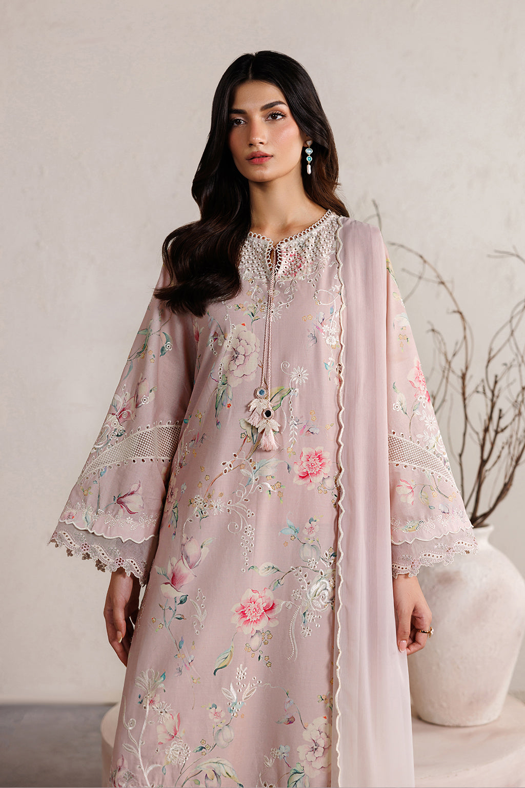 Iznik Festive Lawn 26