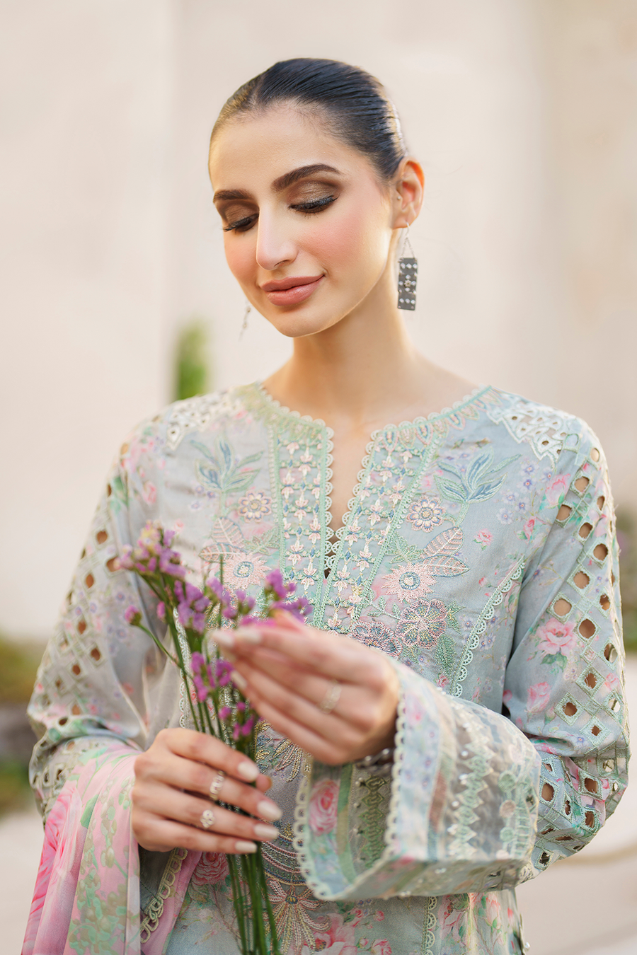 Iznik Festive Luxury Lawn Collection 24 (07)