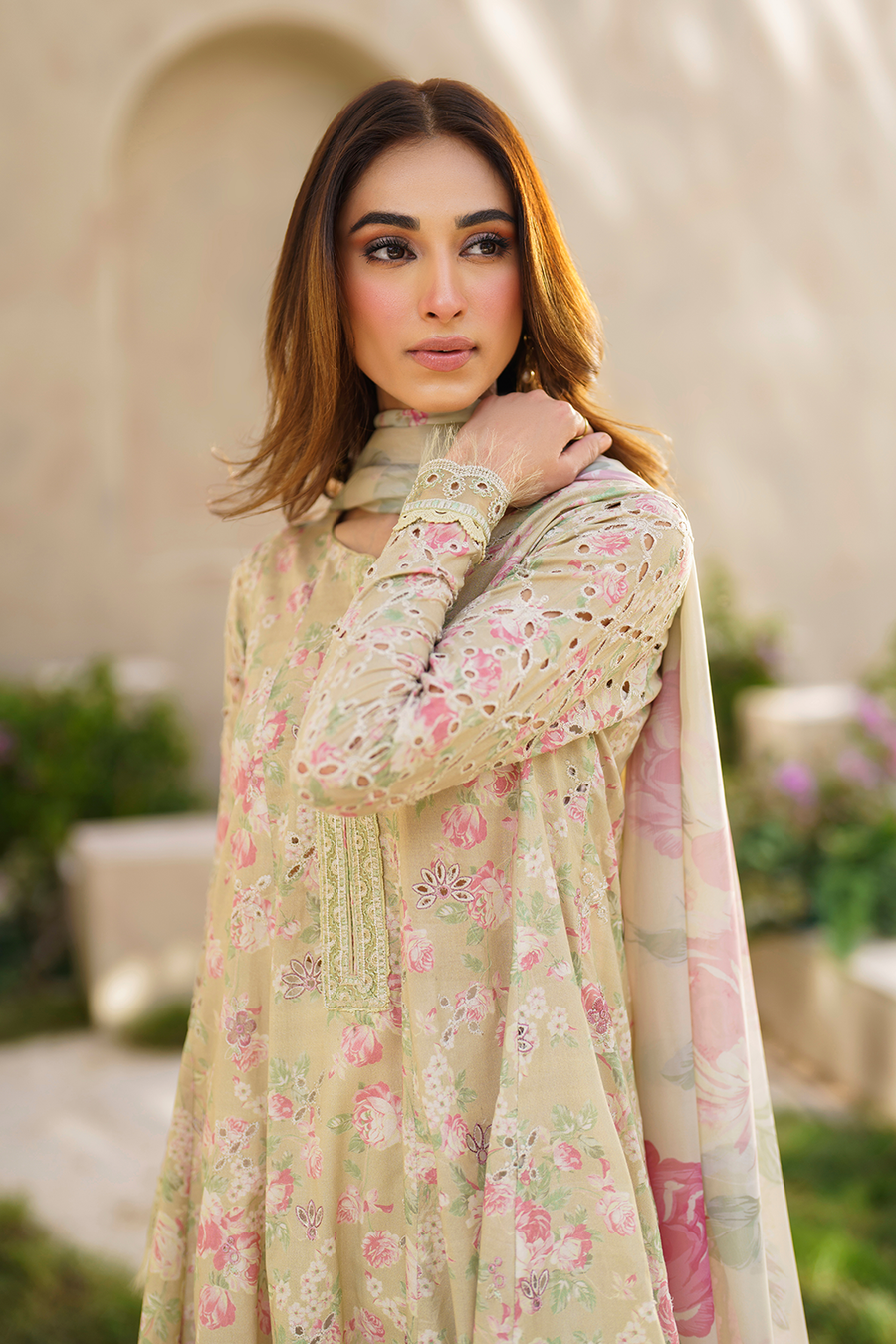 Iznik Festive Luxury Lawn Collection 24 (05)