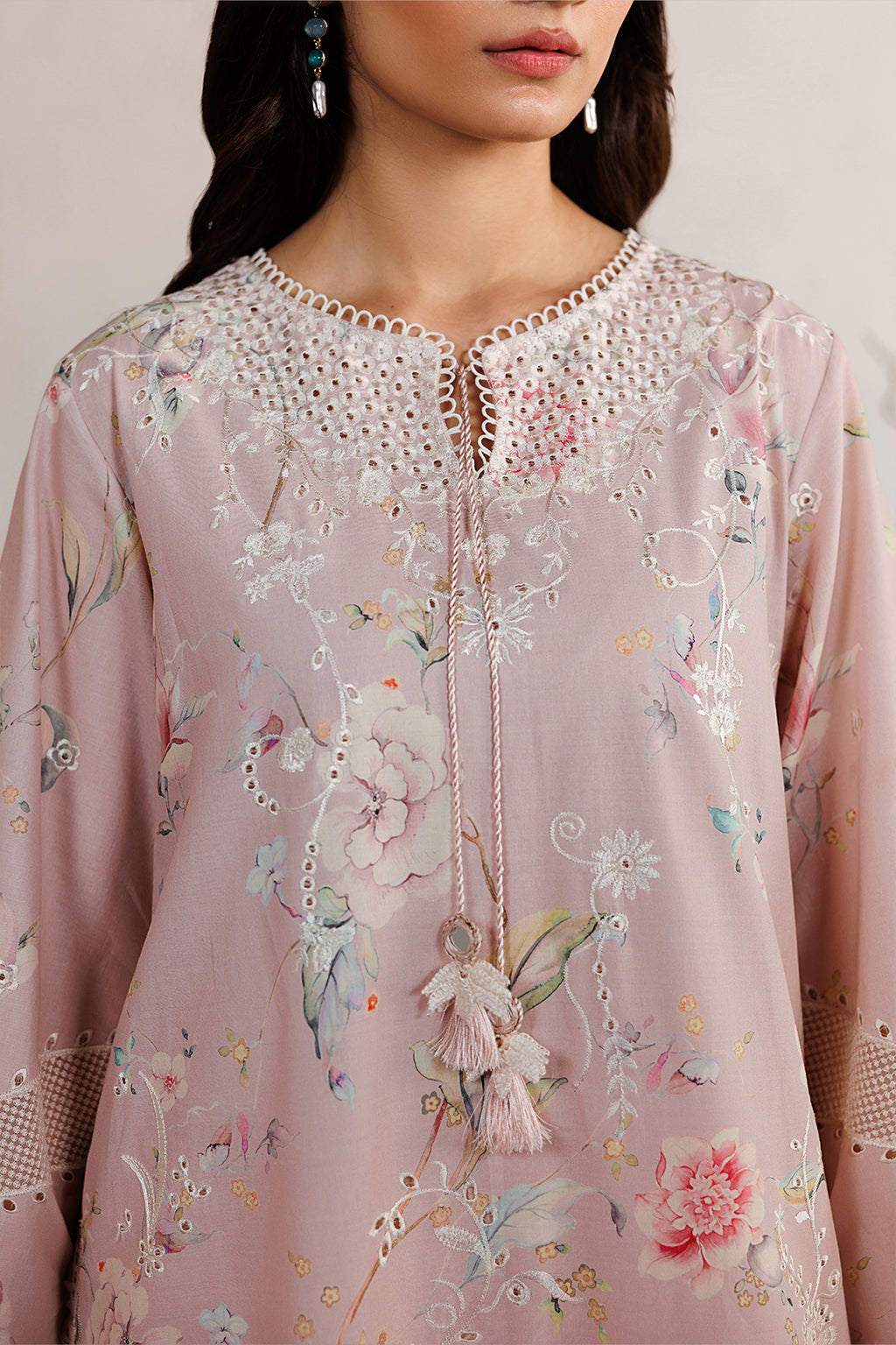 Iznik Festive Lawn 26