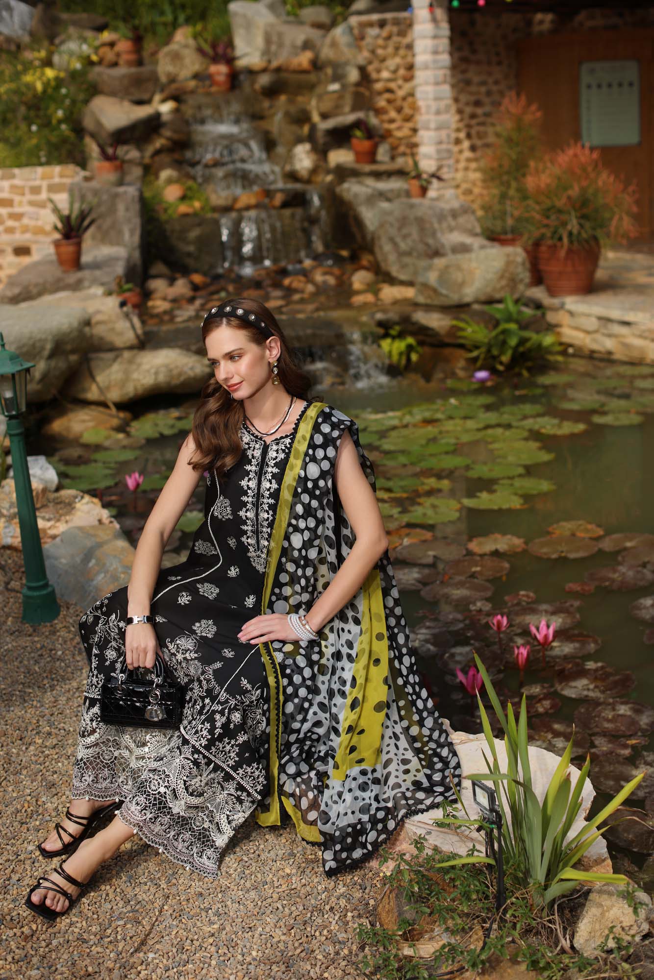 Noor Luxe Chikankaari'25