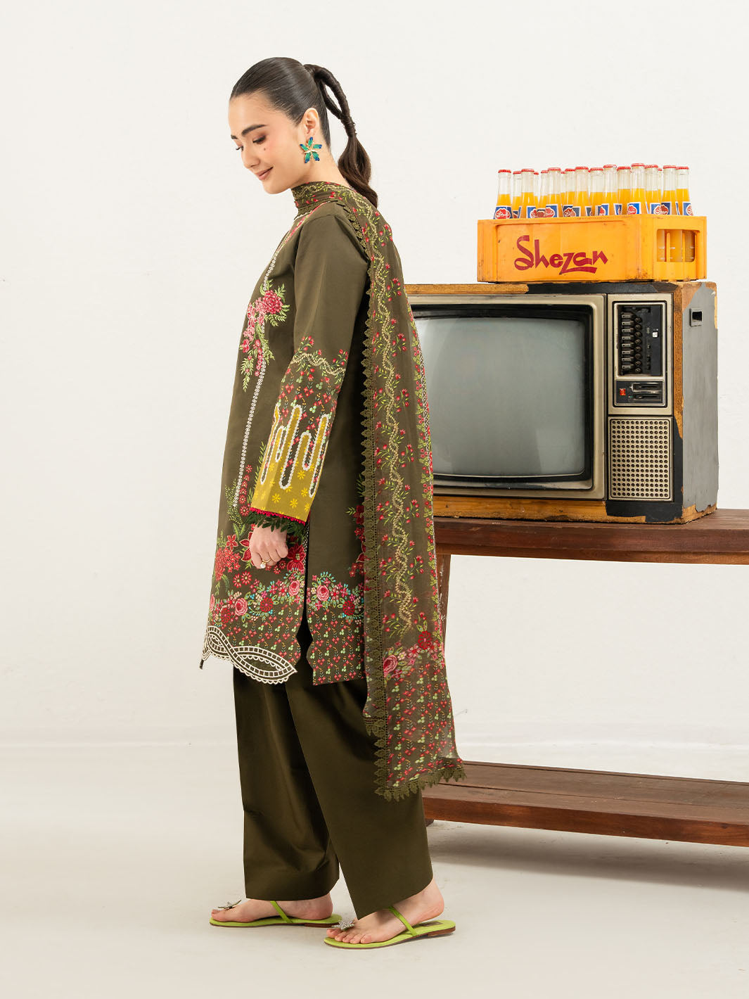 Anaya Lawn Vol 1 '26 BY Mahnur