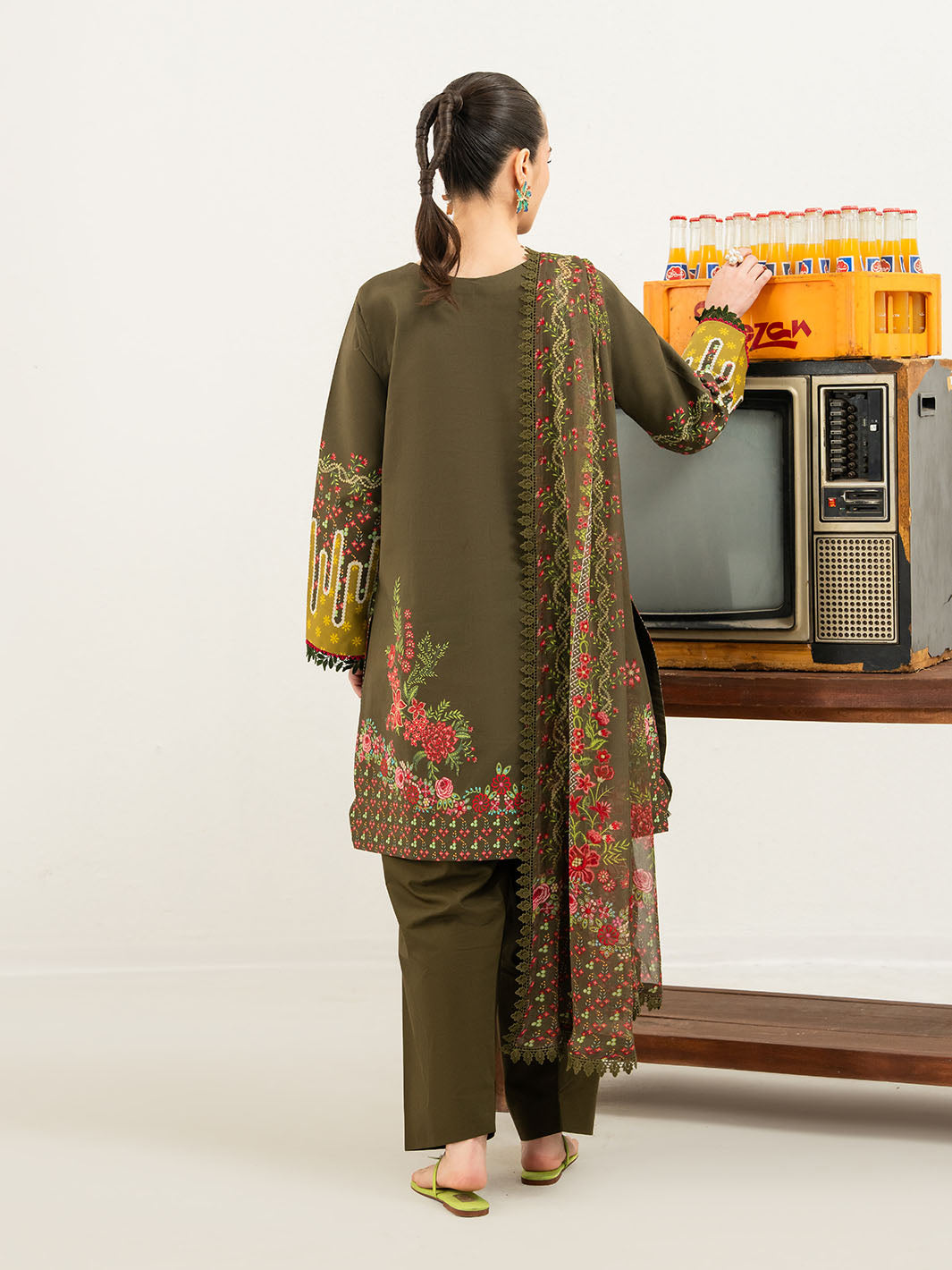 Anaya Lawn Vol 1 '26 BY Mahnur