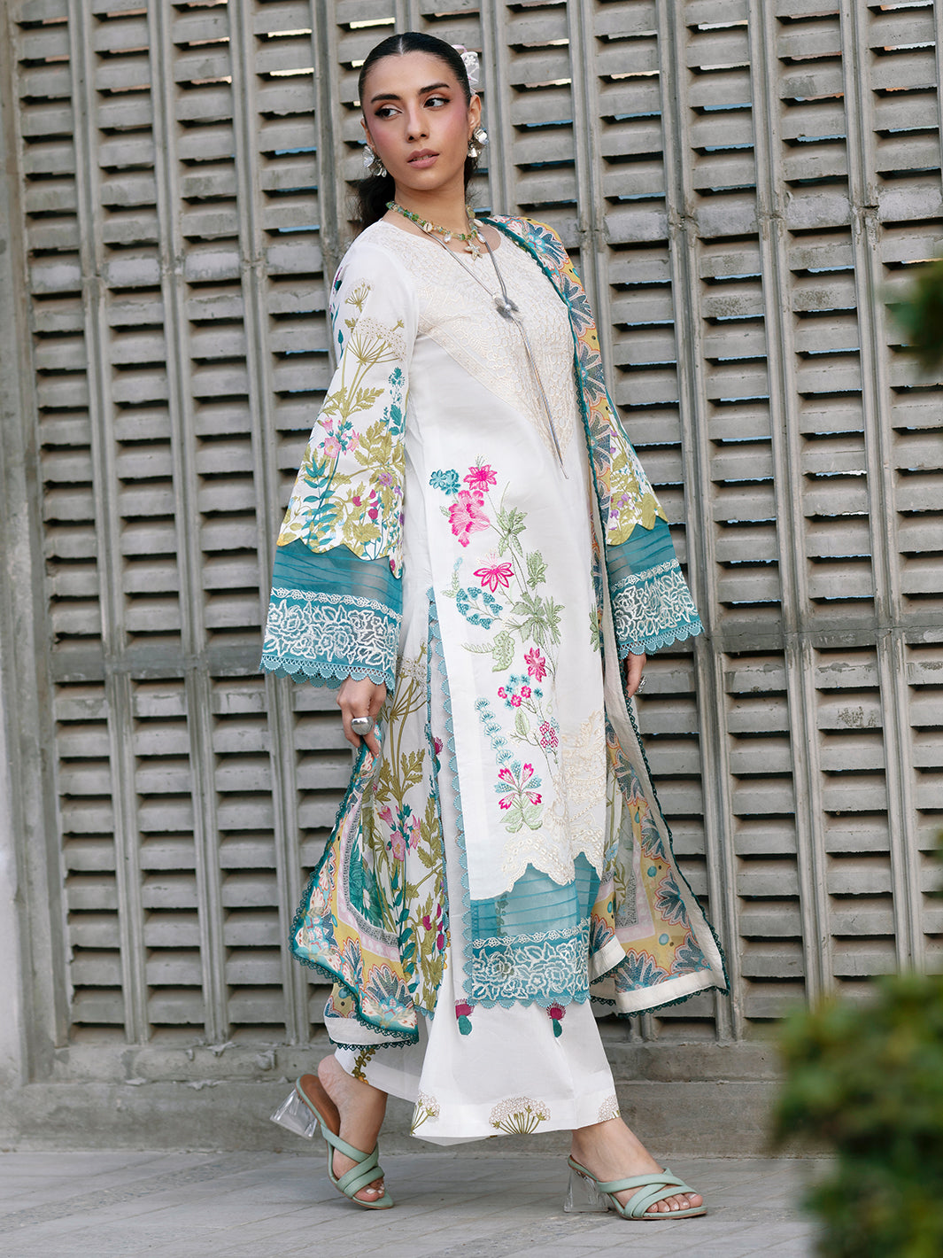 Broadway Luxury Lawn '26 By Mahnur
