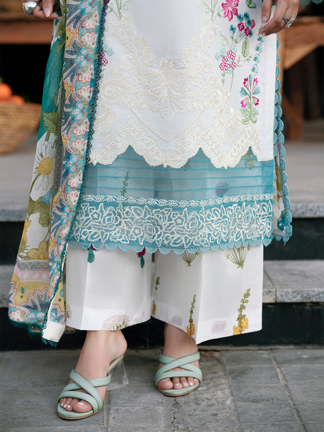 Broadway Luxury Lawn '26 By Mahnur