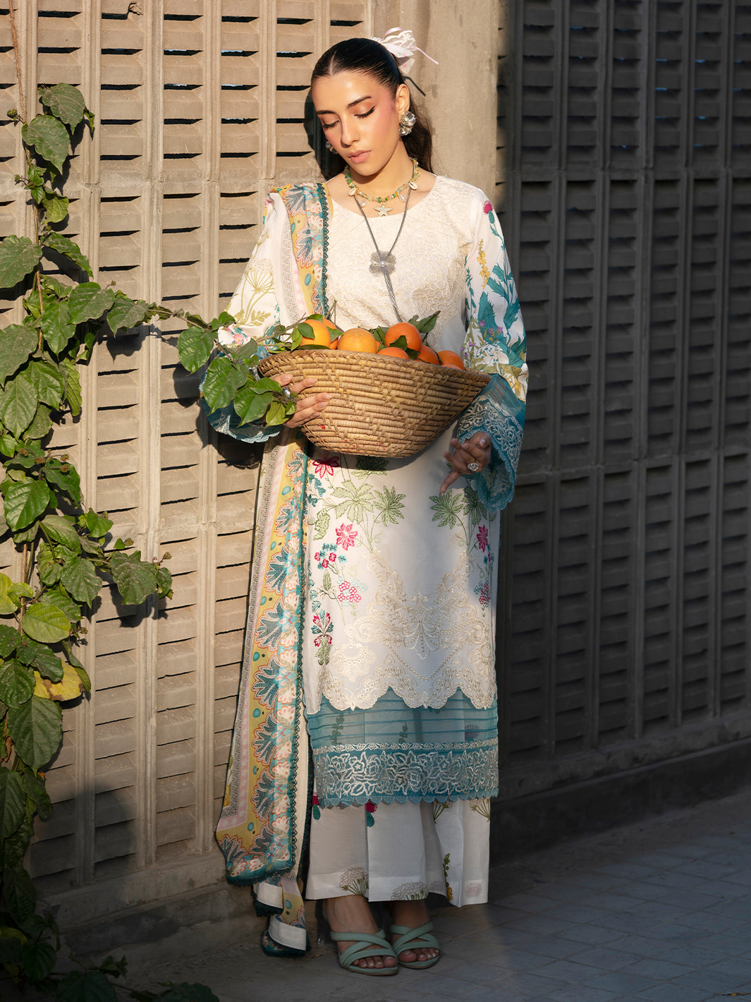 Broadway Luxury Lawn '26 By Mahnur