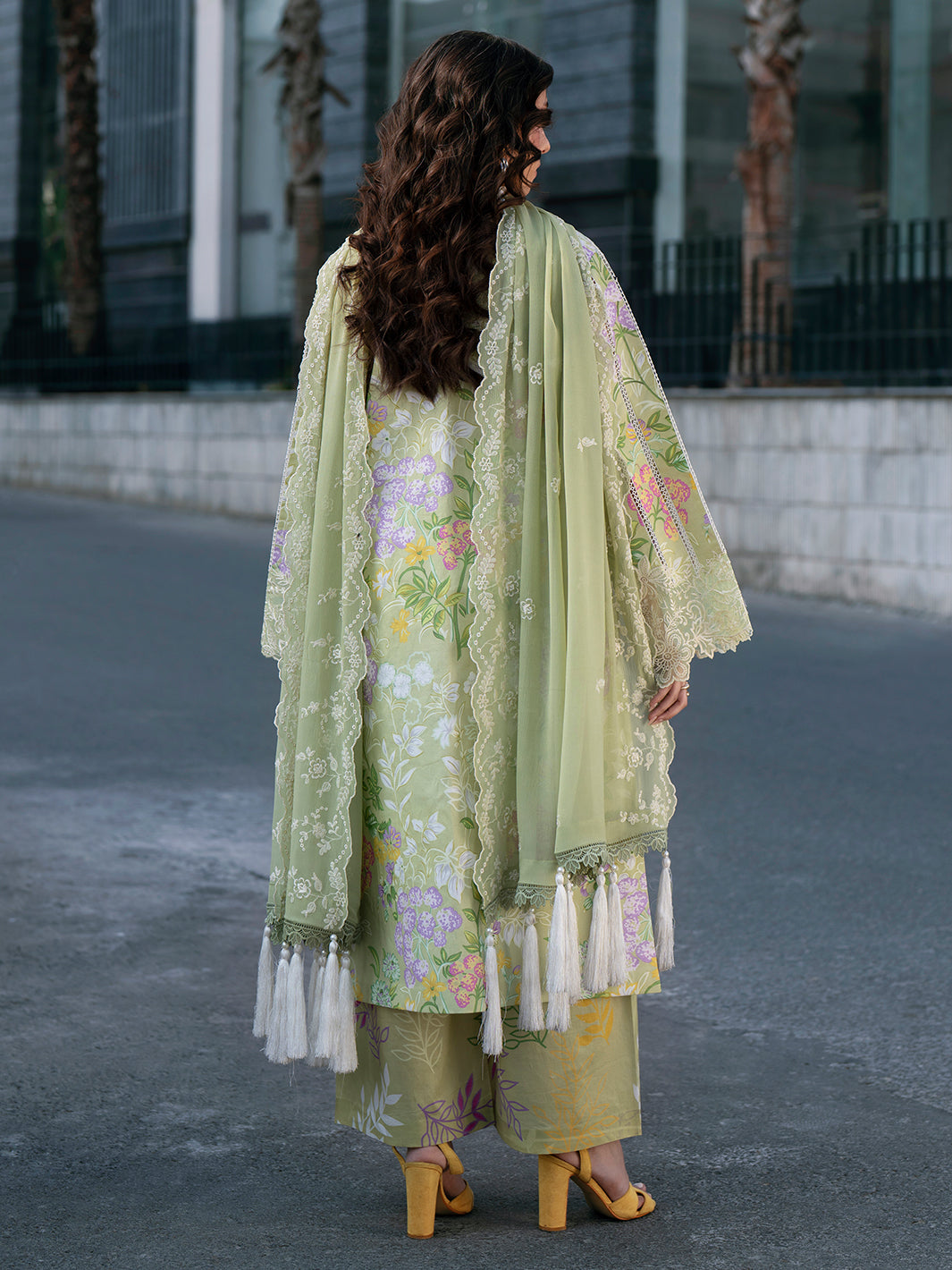 Broadway Luxury Lawn '26 By Mahnur