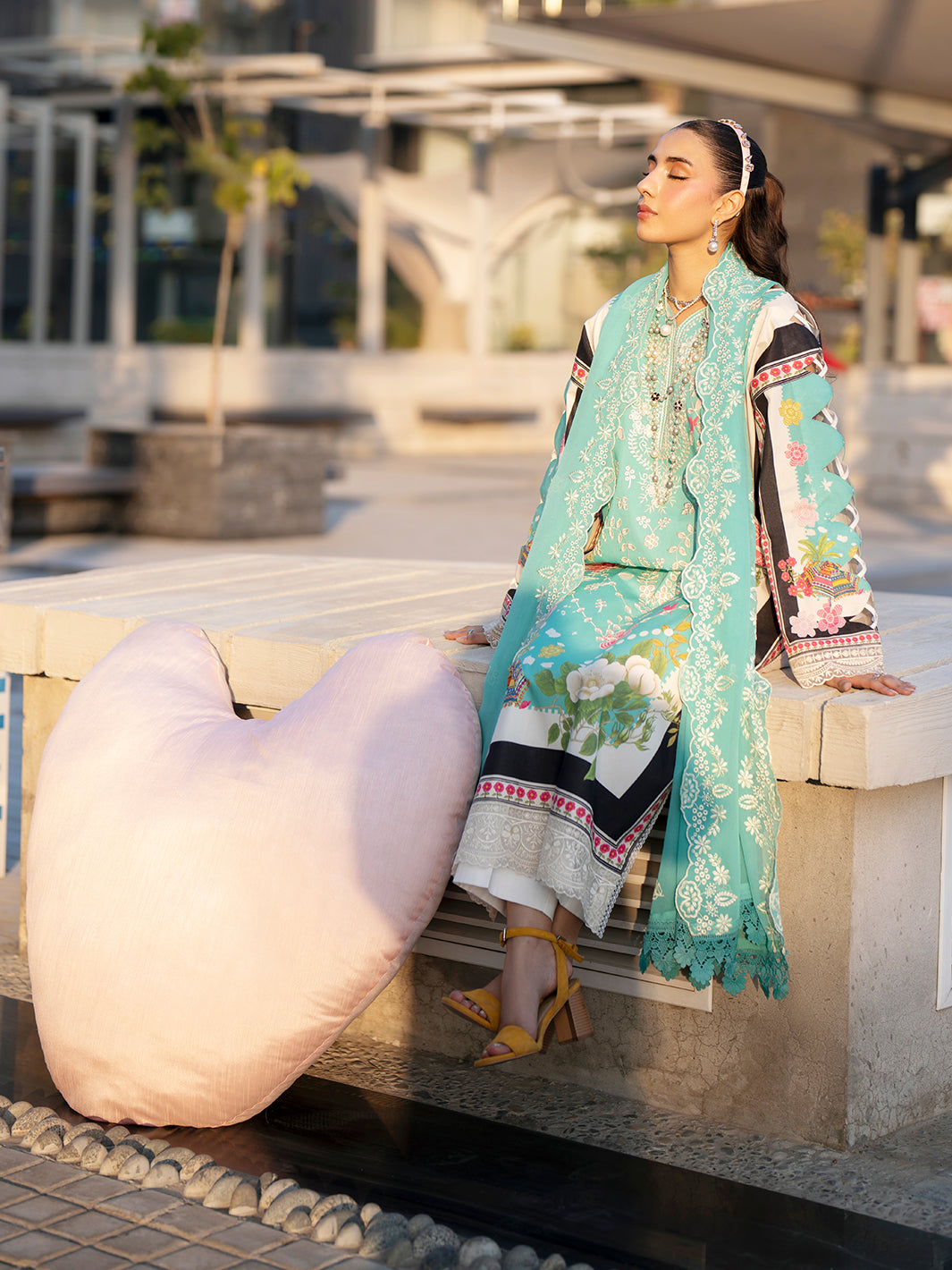 Broadway Luxury Lawn '26 By Mahnur