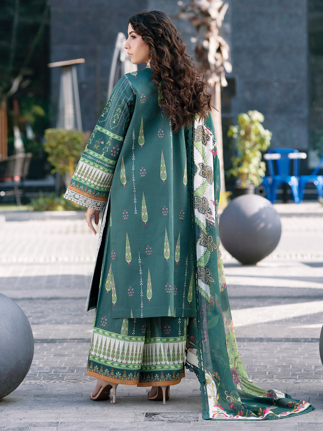 Broadway Luxury Lawn '26 By Mahnur