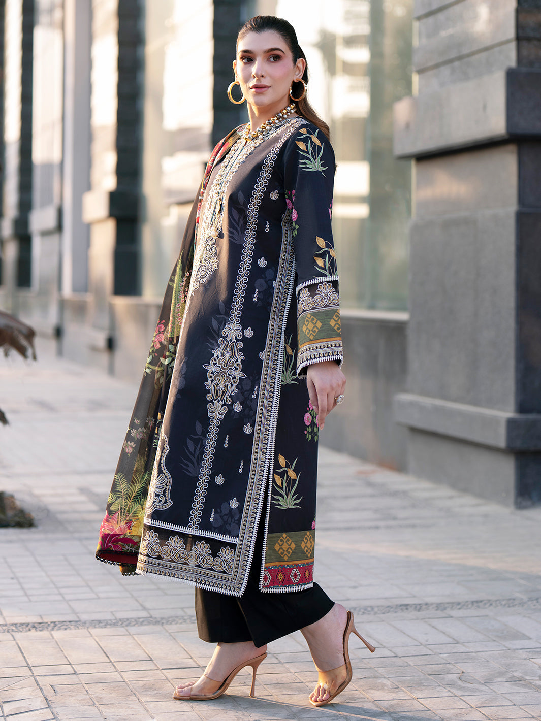 Broadway Luxury Lawn '26 By Mahnur