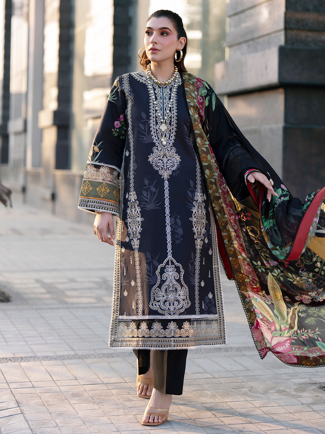 Broadway Luxury Lawn '26 By Mahnur