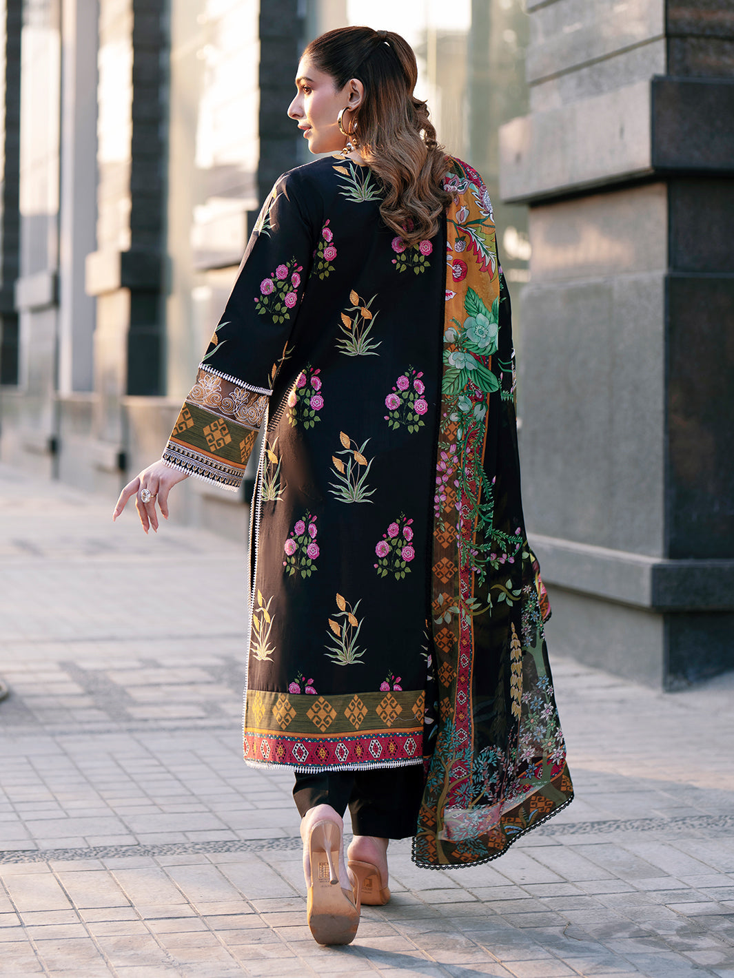 Broadway Luxury Lawn '26 By Mahnur