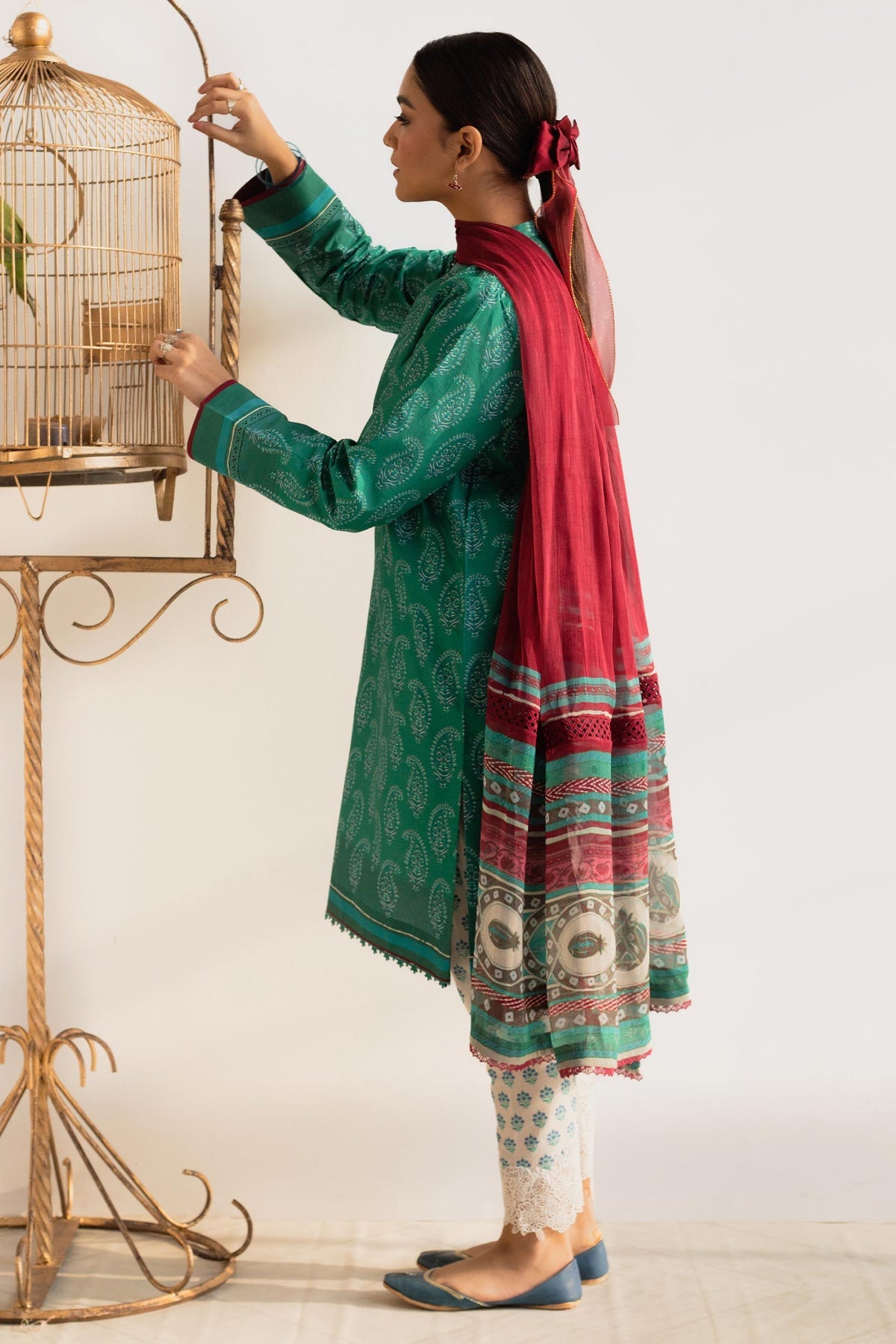 Coco Printed Lawn Collection By ZaraShahjahan D-04