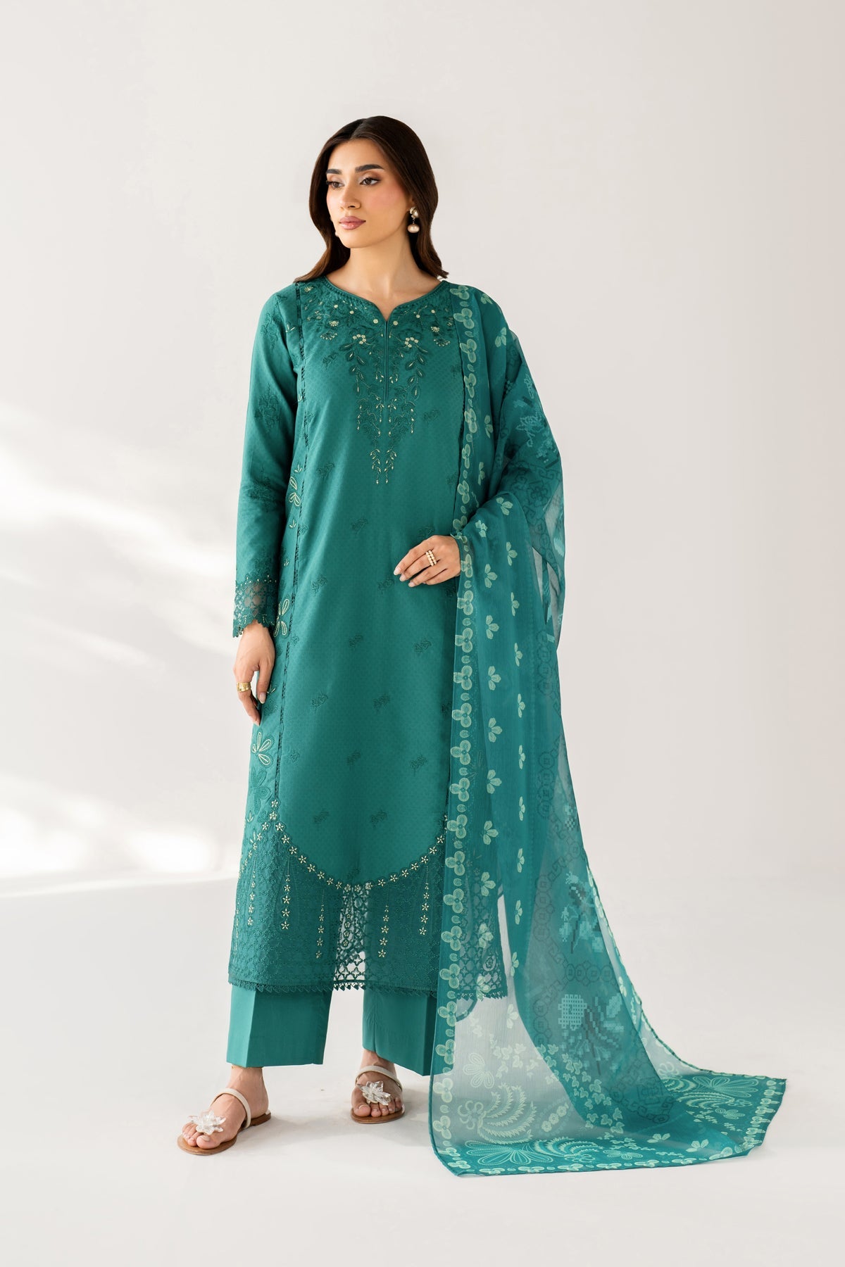 Xenia Le'Essence Summer 26