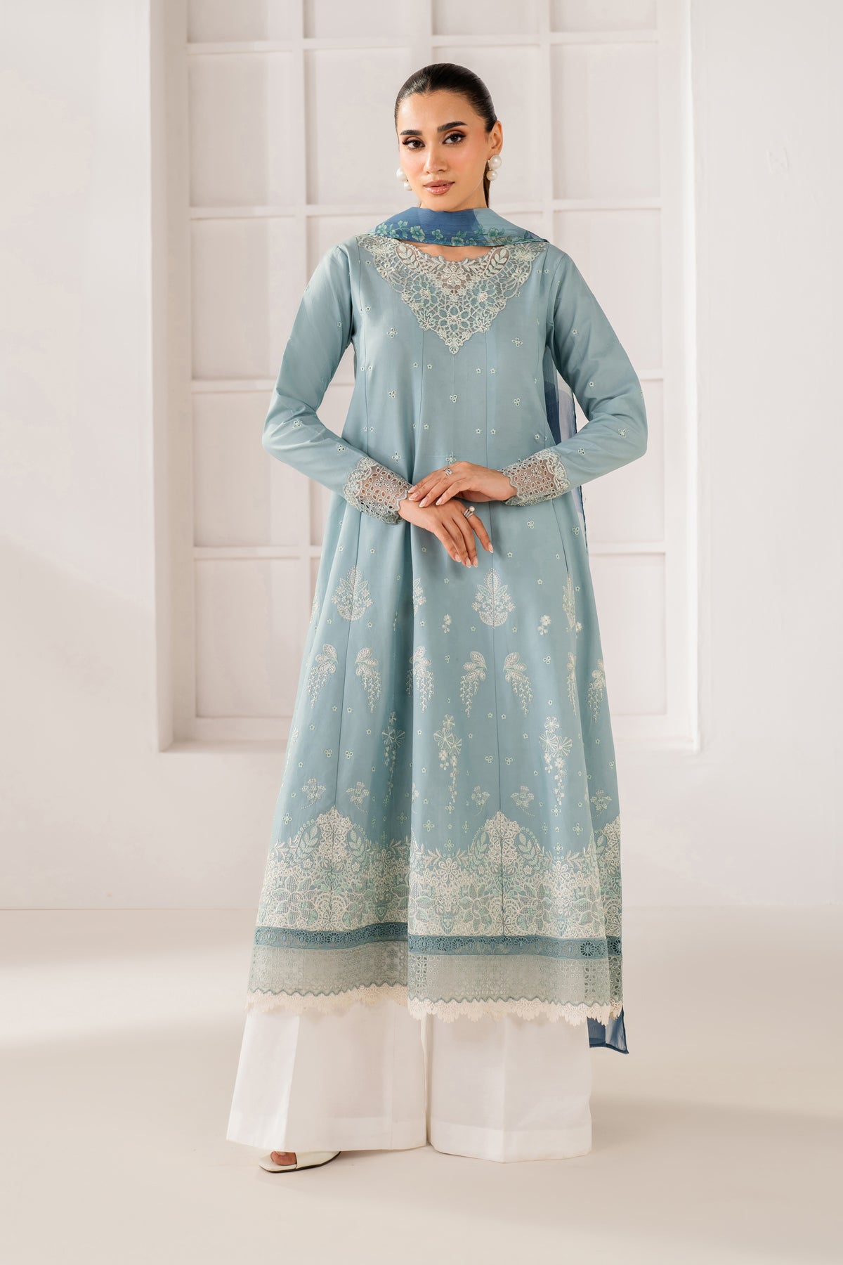 Xenia Le'Essence Summer 26