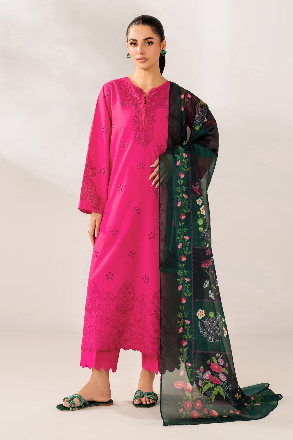 Xenia Le'Essence Summer 26