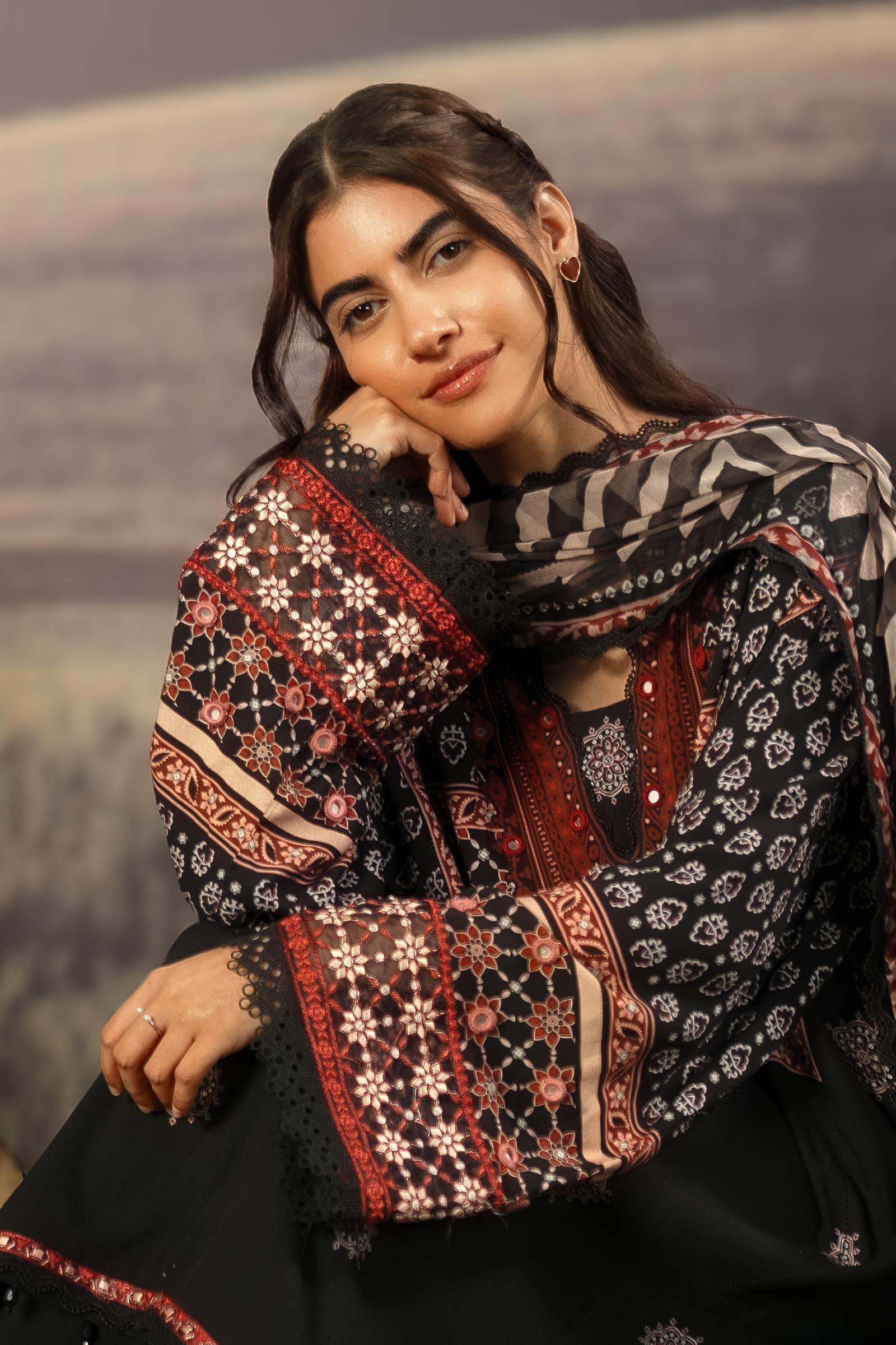 M Basic Unstitched Embroidered Arabic Lawn By Maria B