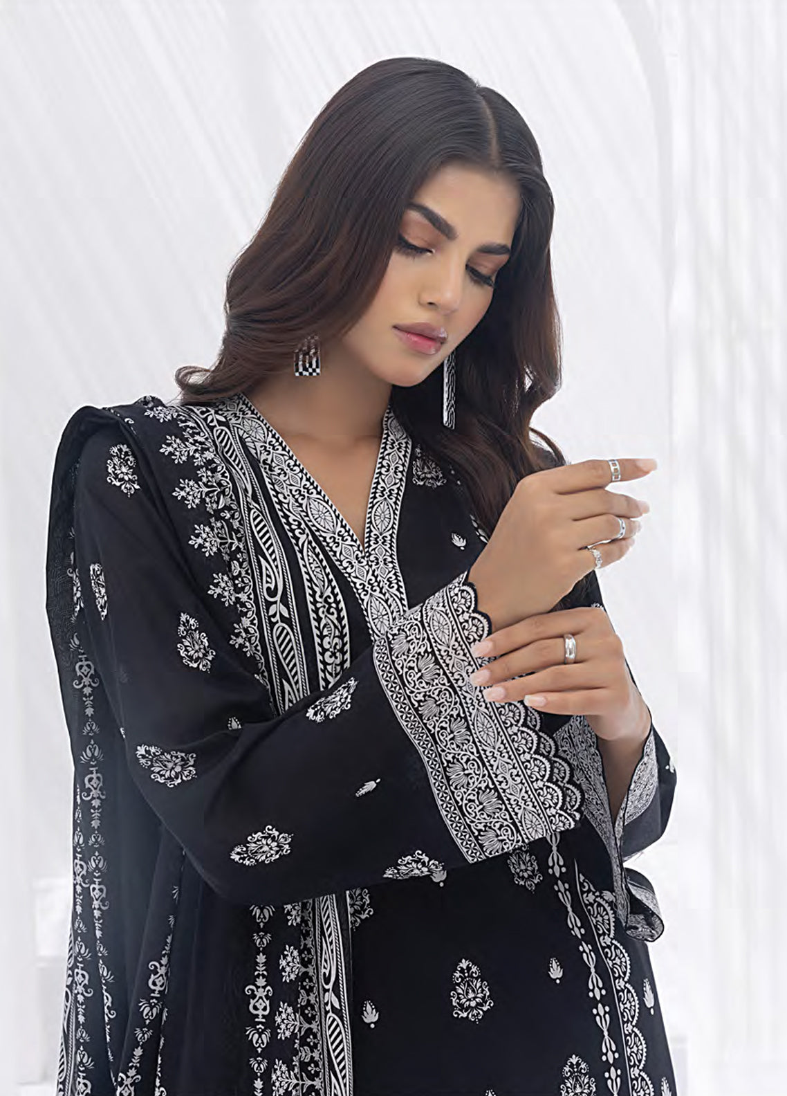 Lakhany Monochrome Printed Lawn Collection 24