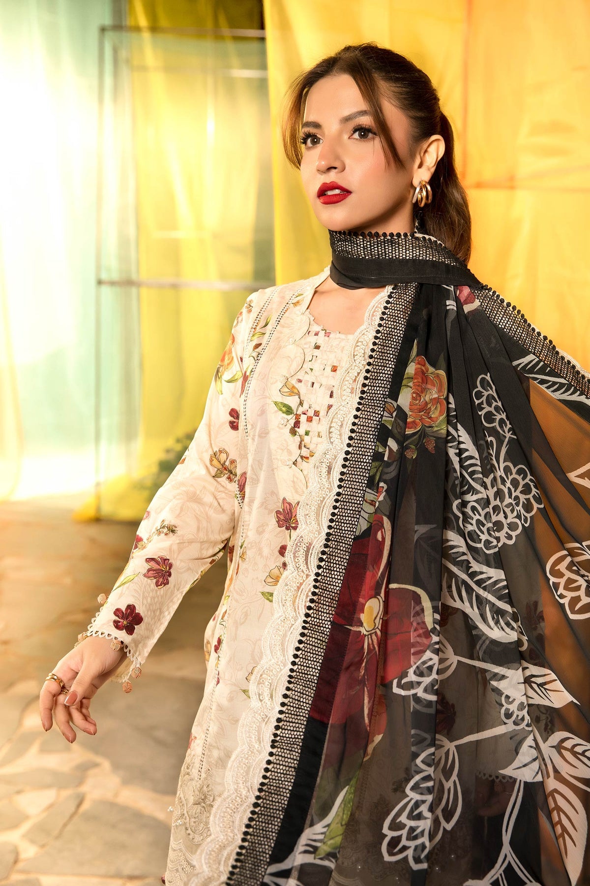 Maria B M Basic Unstitched 3 Piece Lawn 25
