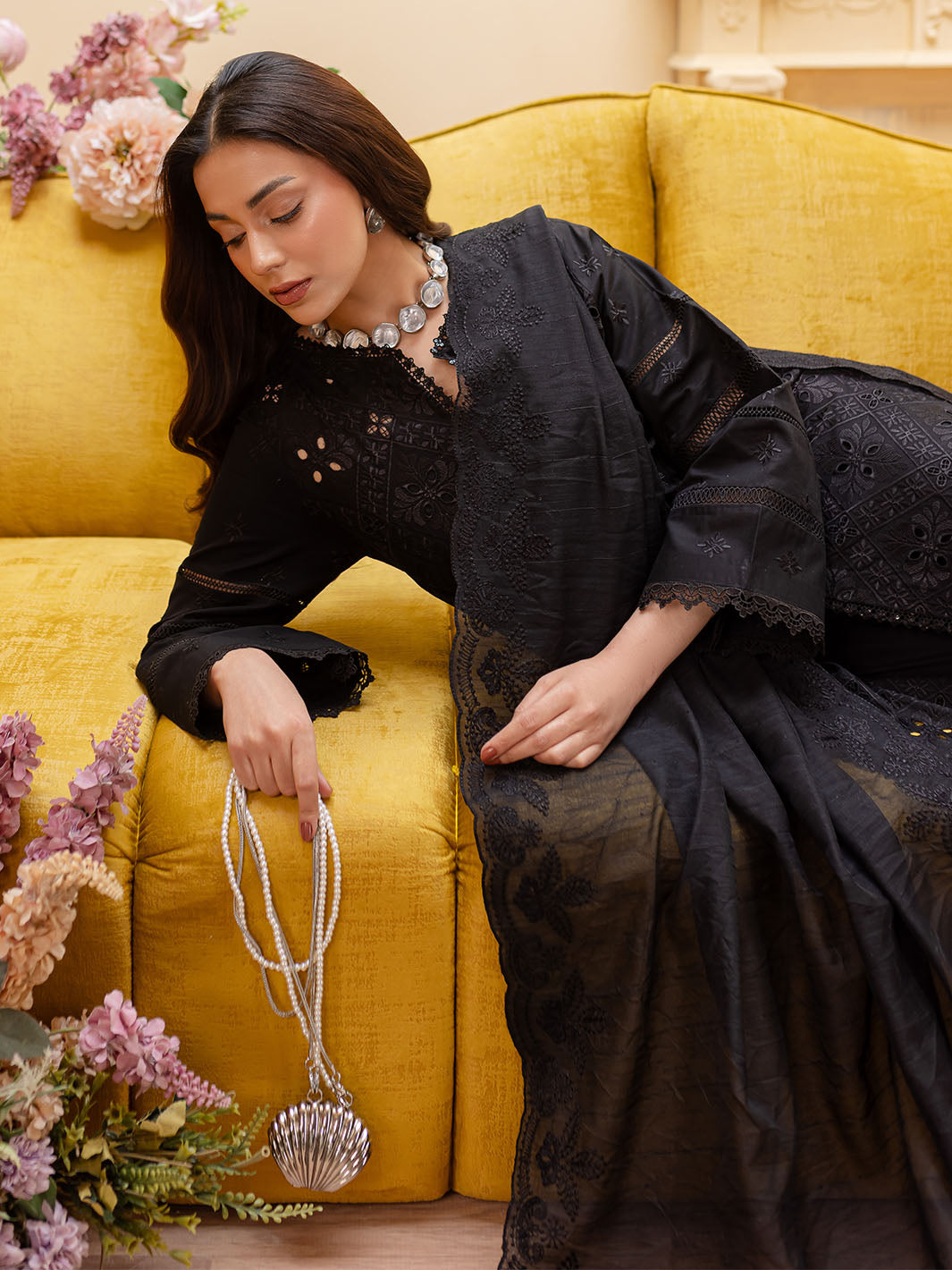 Twilight Luxury Lawn '25 By Mahnur