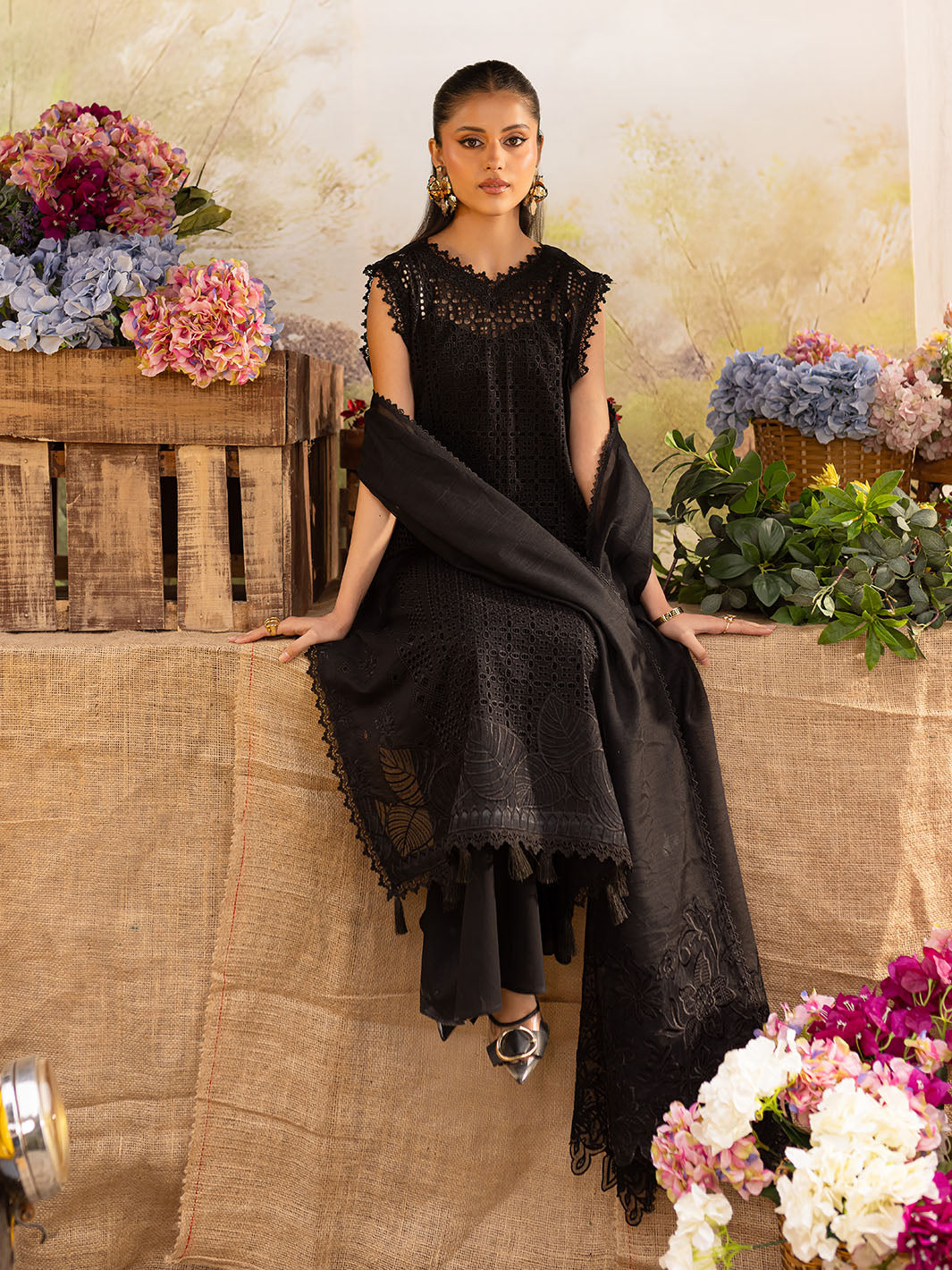 Twilight Luxury Lawn '25 By Mahnur