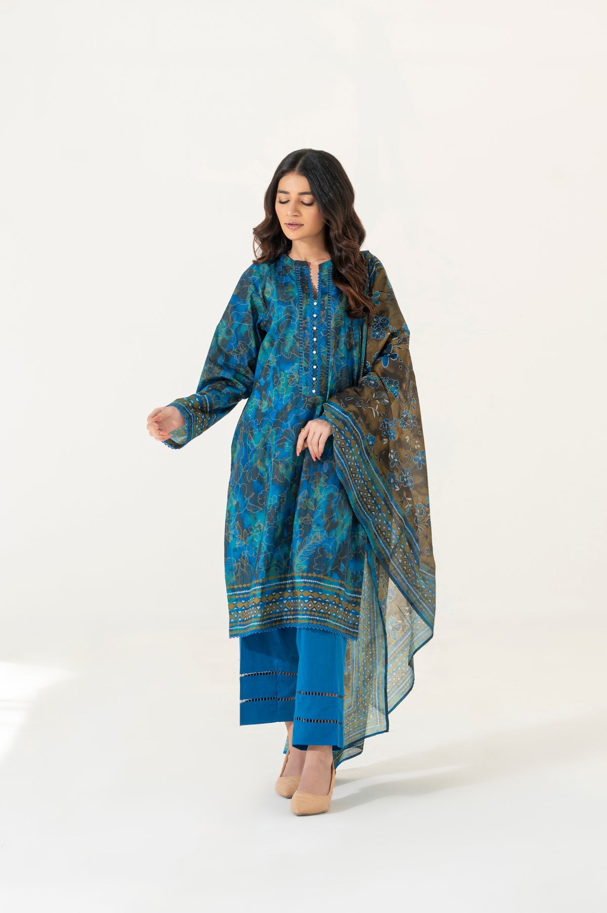 Manahil Lakhani | Celestine RTW Cambric 3 Piece