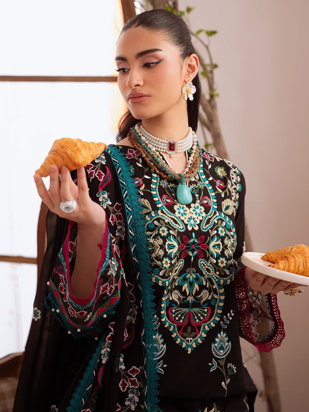Shanaya Lawn '26 By Mahnur