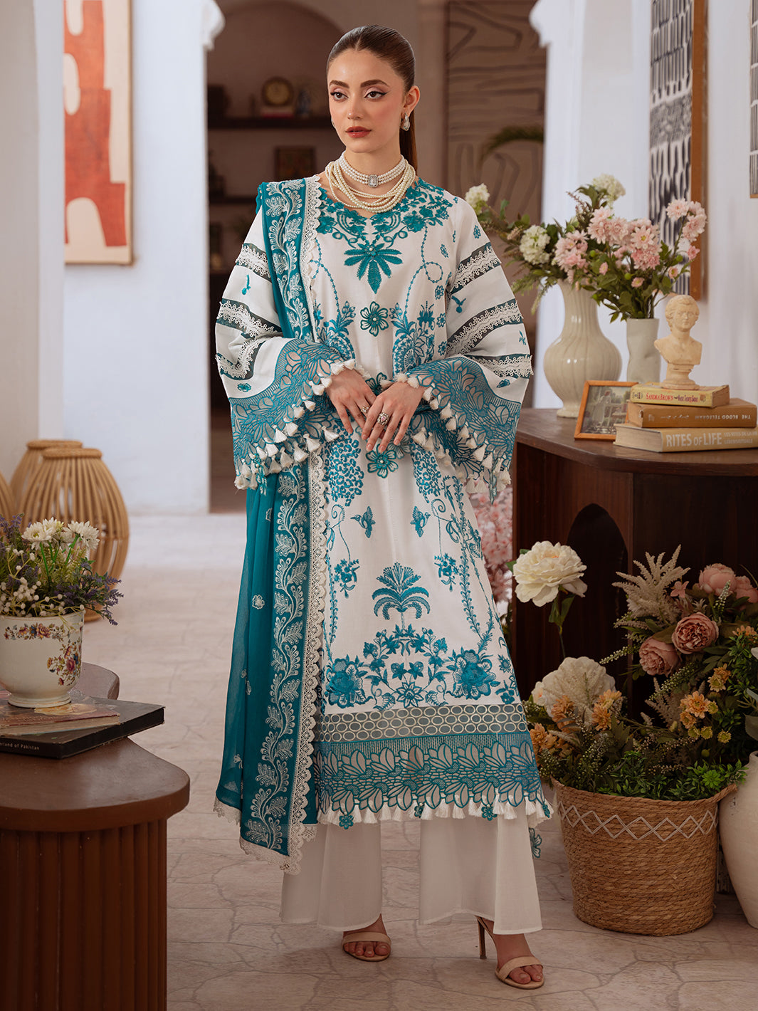 Shanaya Lawn '26 By Mahnur