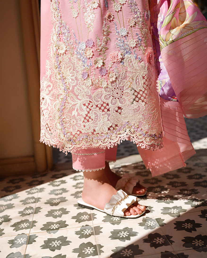 Mushq Amoi | luxury lawn'26