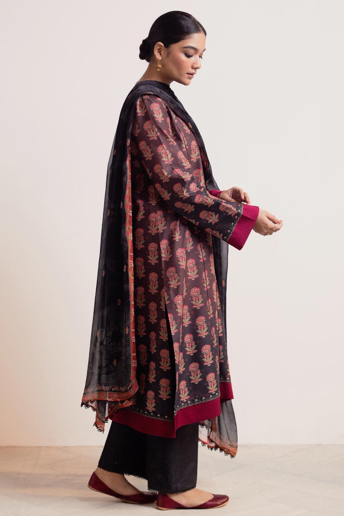 Coco Printed Lawn Collection By ZaraShahjahan D-09